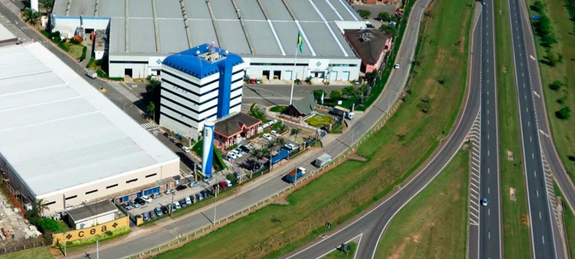 Fábrica de Portas de Aço - Soluções para Galpões Logísticos em Atibaia Portas de aço robustas e eficientes para galpões logísticos em Atibaia. A Fábrica de Portas de Aço oferece soluções personalizadas para garantir a segurança e a otimização das operações logísticas.