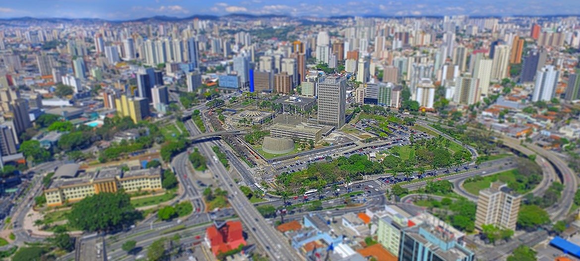 Portas de aço de enrolar para empresas e indústrias em Santo André. A Fábrica de Portas de Aço oferece soluções personalizadas e de alta qualidade, garantindo a segurança e praticidade do seu negócio.