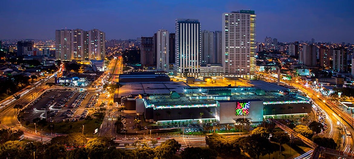 Portas de aço elegantes e seguras para shoppings como o Metrópole em São Bernardo do Campo. A Fábrica de Portas de Aço oferece soluções personalizadas para garantir a beleza e a funcionalidade do seu estabelecimento.