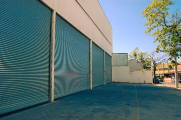 Portas para Galpões em São Paulo, ideais para ambientes industriais com alta resistência e durabilidade.